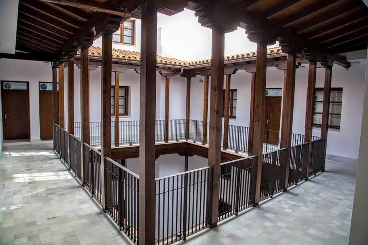Palacio Del Siglo XVII Frente A Los Jardines De Murillo Севилья Экстерьер фото