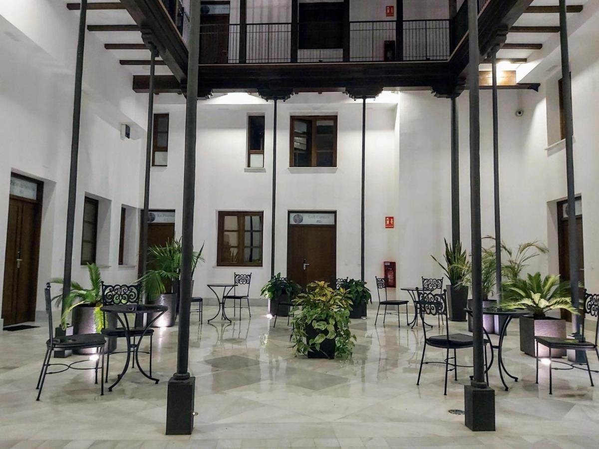Palacio Del Siglo XVII Frente A Los Jardines De Murillo Севилья Экстерьер фото