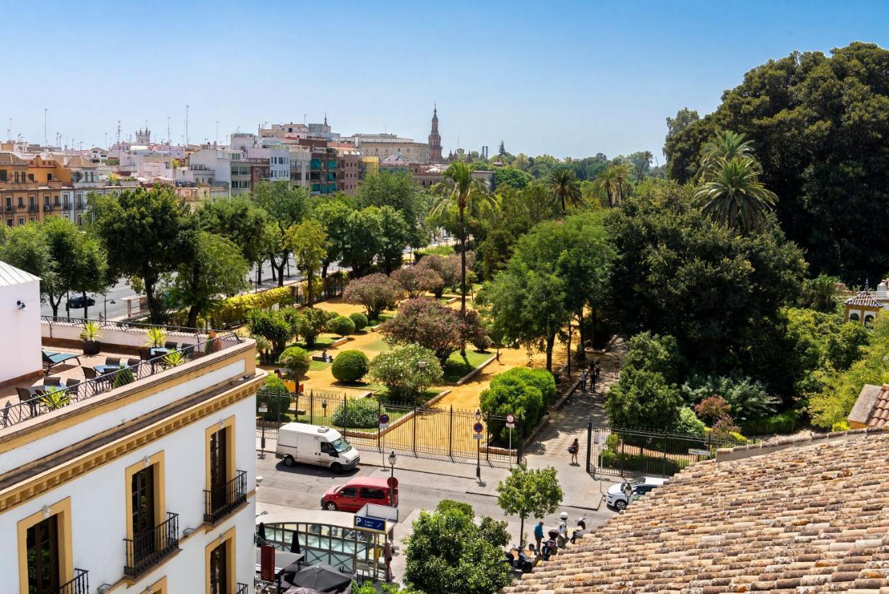Palacio Del Siglo XVII Frente A Los Jardines De Murillo Севилья Экстерьер фото